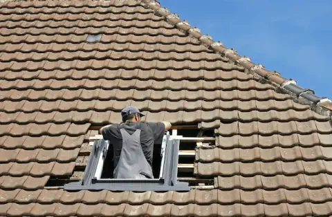Pose de velux à Mondavezan
